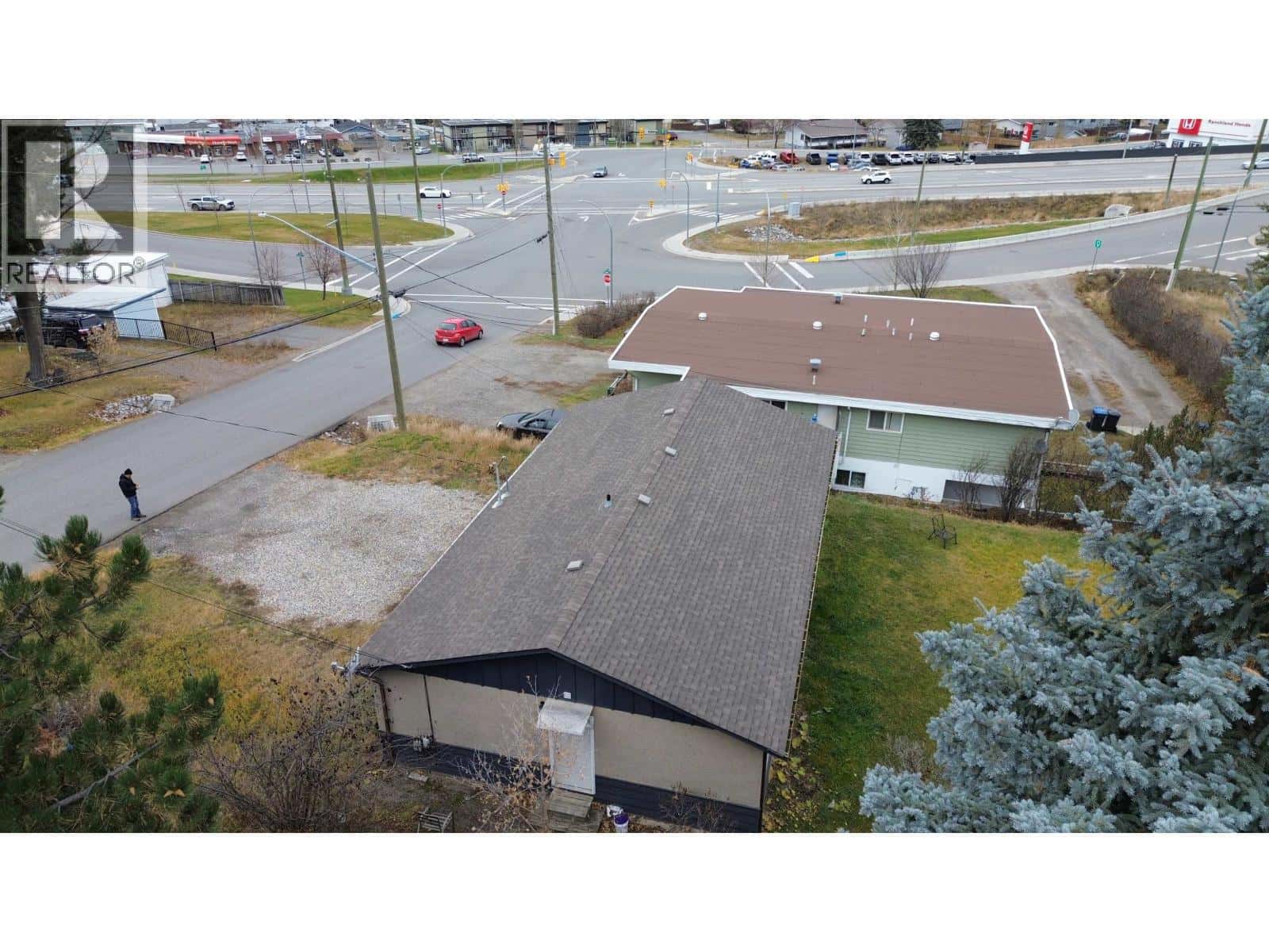 904 TOOP ROAD — Williams Lake, British Columbia - Photo 4 of 19