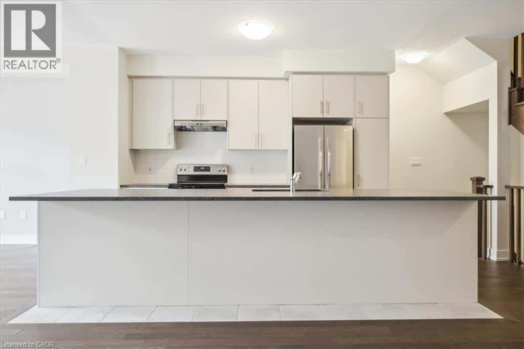 Oakville — Oakville - Photo 5 of 23