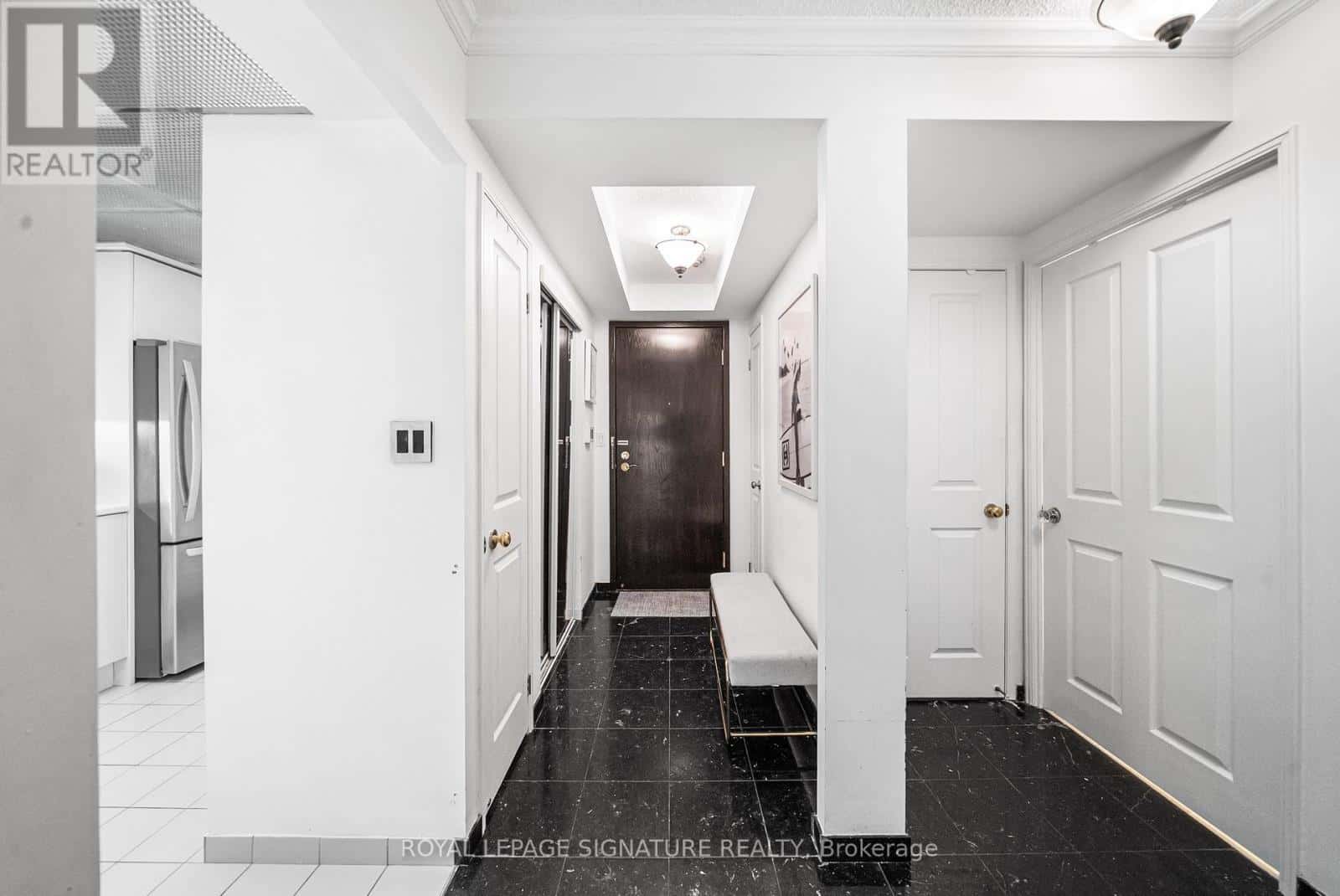 206 - 18 HOLLYWOOD AVENUE — Toronto (Willowdale East), Ontario - Photo 2 of 39