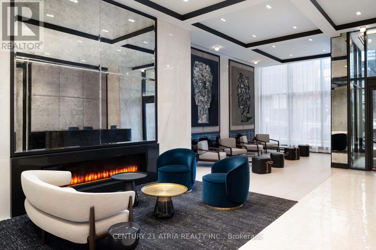 2501 - 8 WELLESLEY STREET W — Toronto (Bay Street Corridor), Ontario - Photo 3 of 8