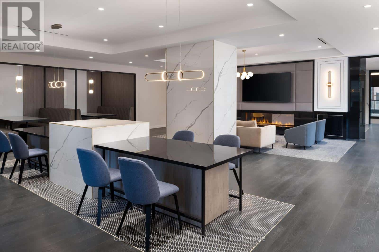 2501 - 8 WELLESLEY STREET W — Toronto (Bay Street Corridor), Ontario - Photo 5 of 8