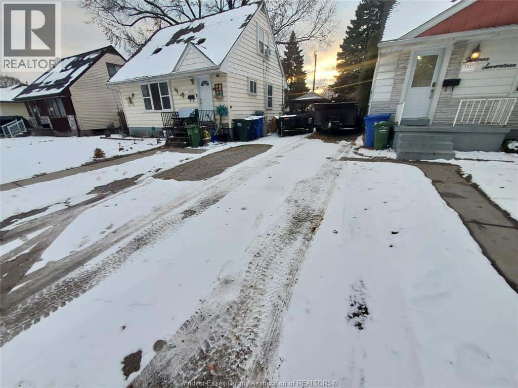 Windsor — Windsor - Photo 4 of 20