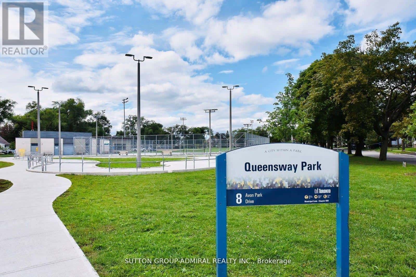 404 - 7 SMITH CRESCENT — Toronto (Stonegate-Queensway), Ontario - Photo 3 of 36