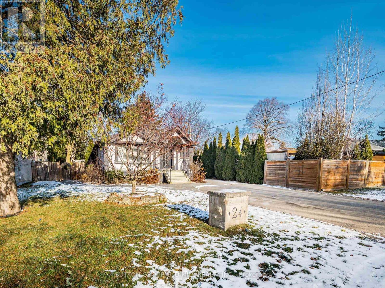 Toronto (Islington-City Centre West) — Toronto (Islington-City Centre West) - Photo 2 of 44