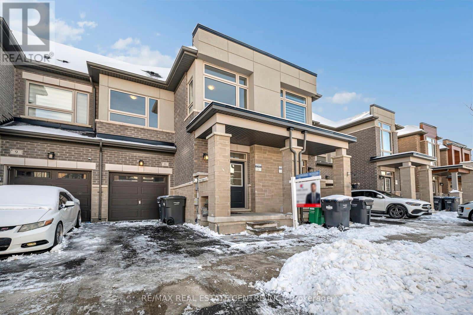 11 DONALD FICHT CRESCENT — Brampton (Northwest Brampton), Ontario - Photo 2 of 49