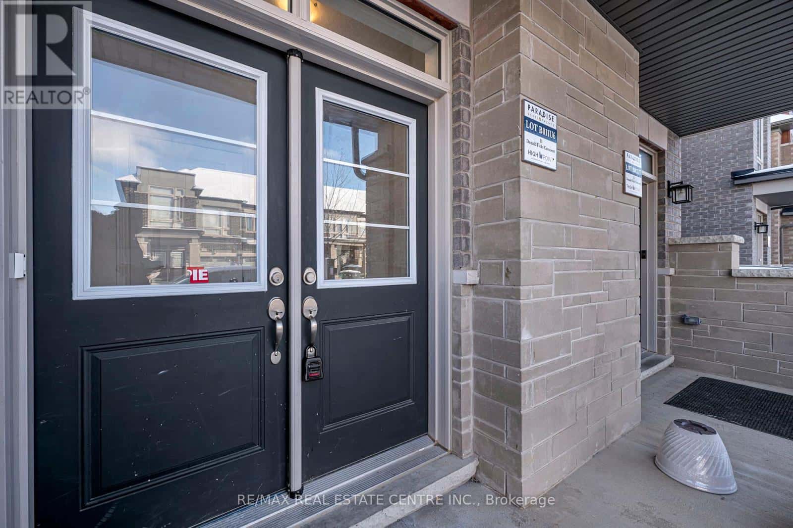 11 DONALD FICHT CRESCENT — Brampton (Northwest Brampton), Ontario - Photo 3 of 49