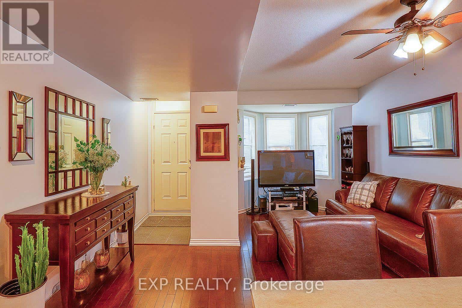 132 - 760 LAWRENCE AVENUE W — Toronto (Yorkdale-Glen Park), Ontario - Photo 4 of 13