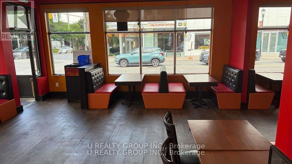 Ottawa — Ottawa - Photo 5 of 16