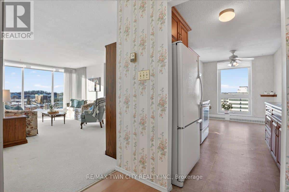 706 - 19 WOODLAWN ROAD E — Guelph (Riverside Park), Ontario - Photo 5 of 50