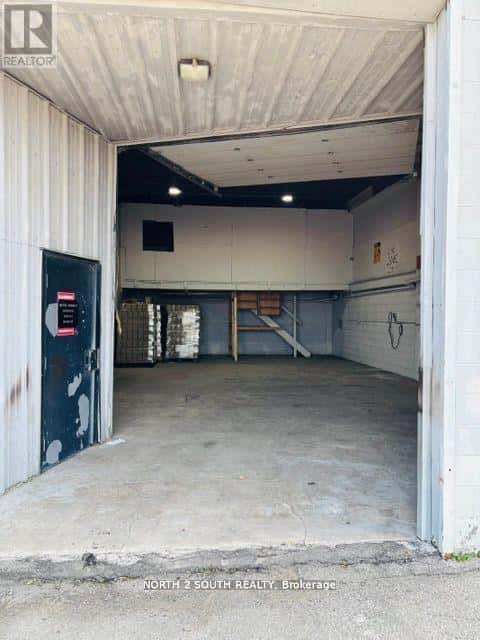 196C - 200 ARVIN AVENUE — Hamilton (Stoney Creek) - Photo 5 of 8