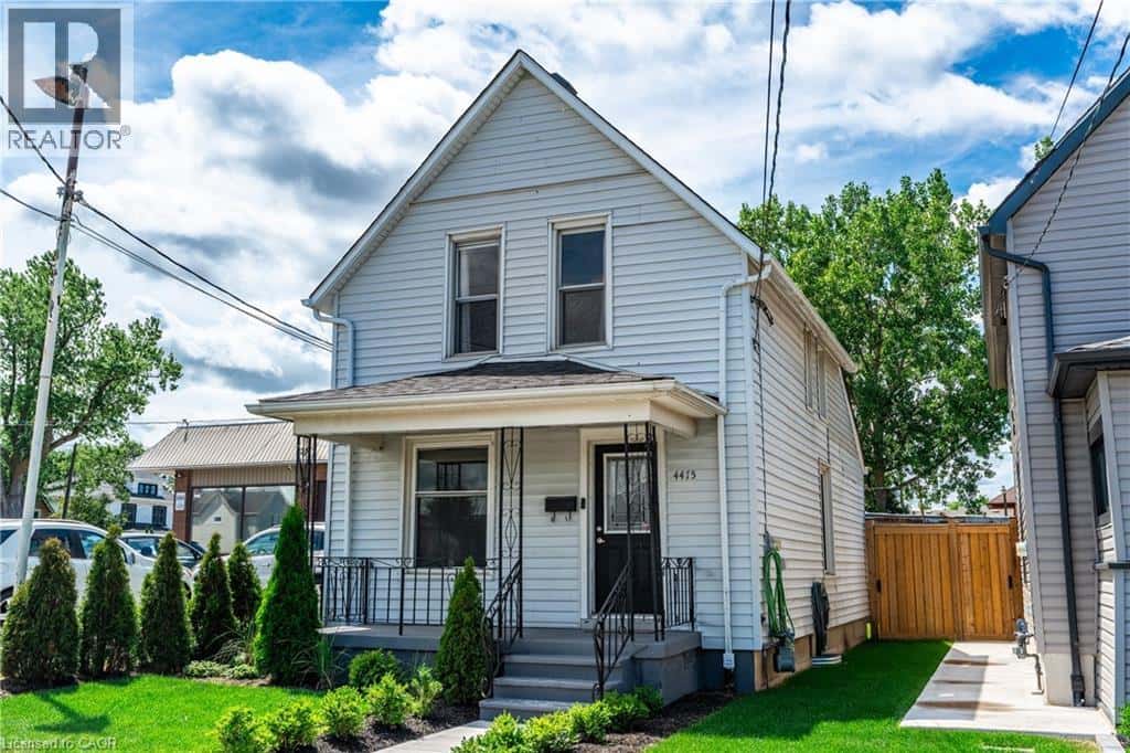 Niagara Falls — Niagara Falls - Photo 2 of 31