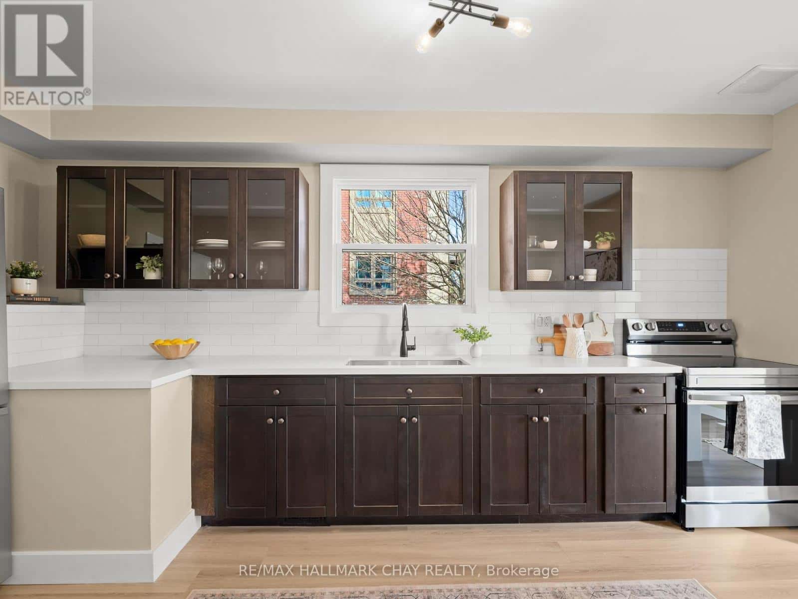 160 NELSON STREET E — New Tecumseth (Alliston), Ontario - Photo 4 of 38