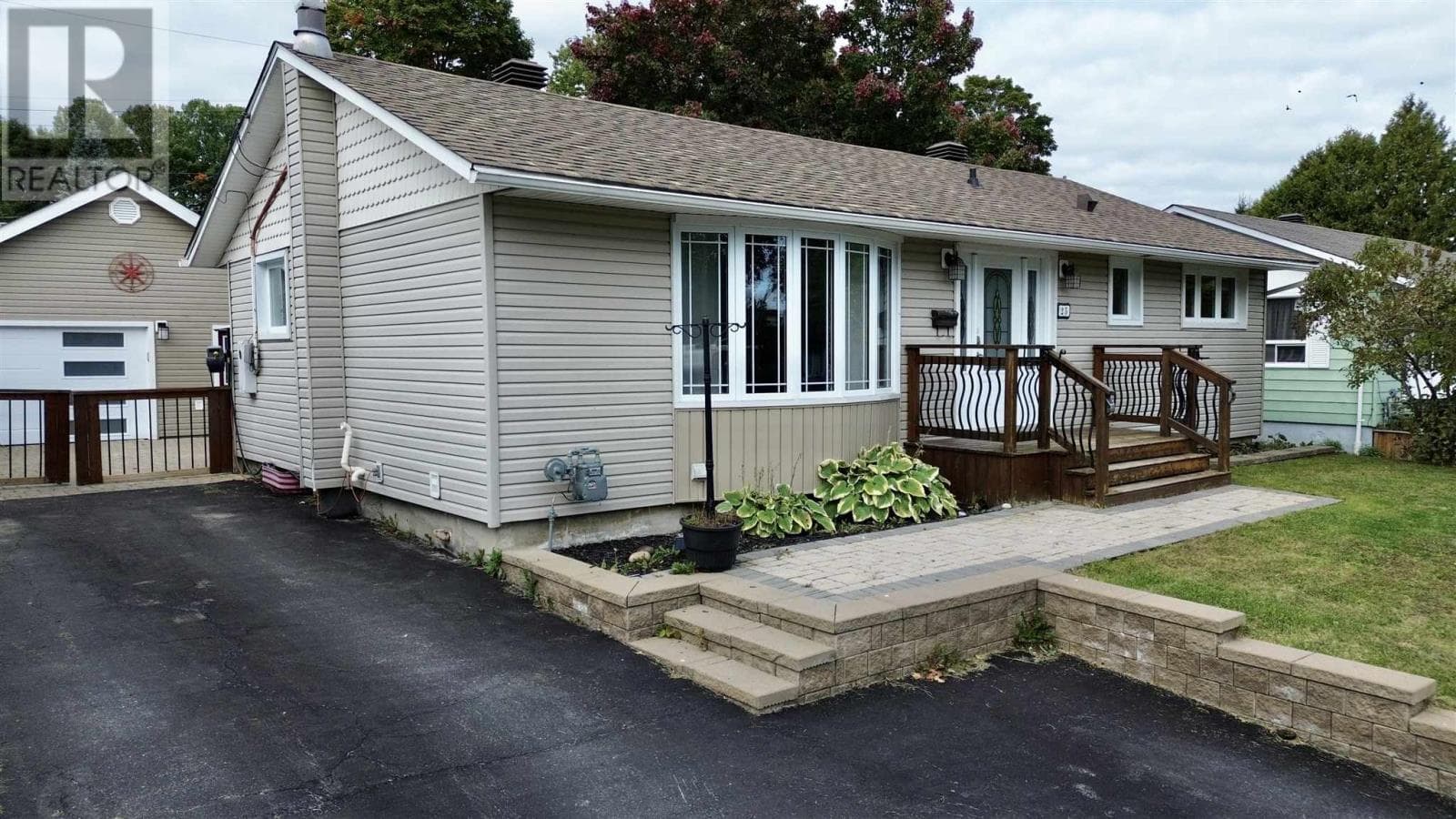 25 VALLEY CRES — Elliot Lake, Ontario - Main photo