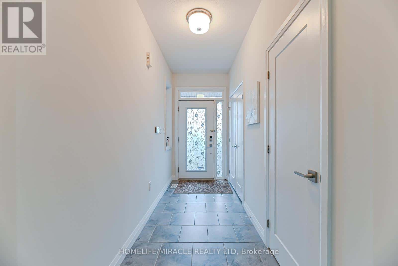 15 - 35 MIDHURST HEIGHTS — Hamilton (Stoney Creek), Ontario - Photo 4 of 50