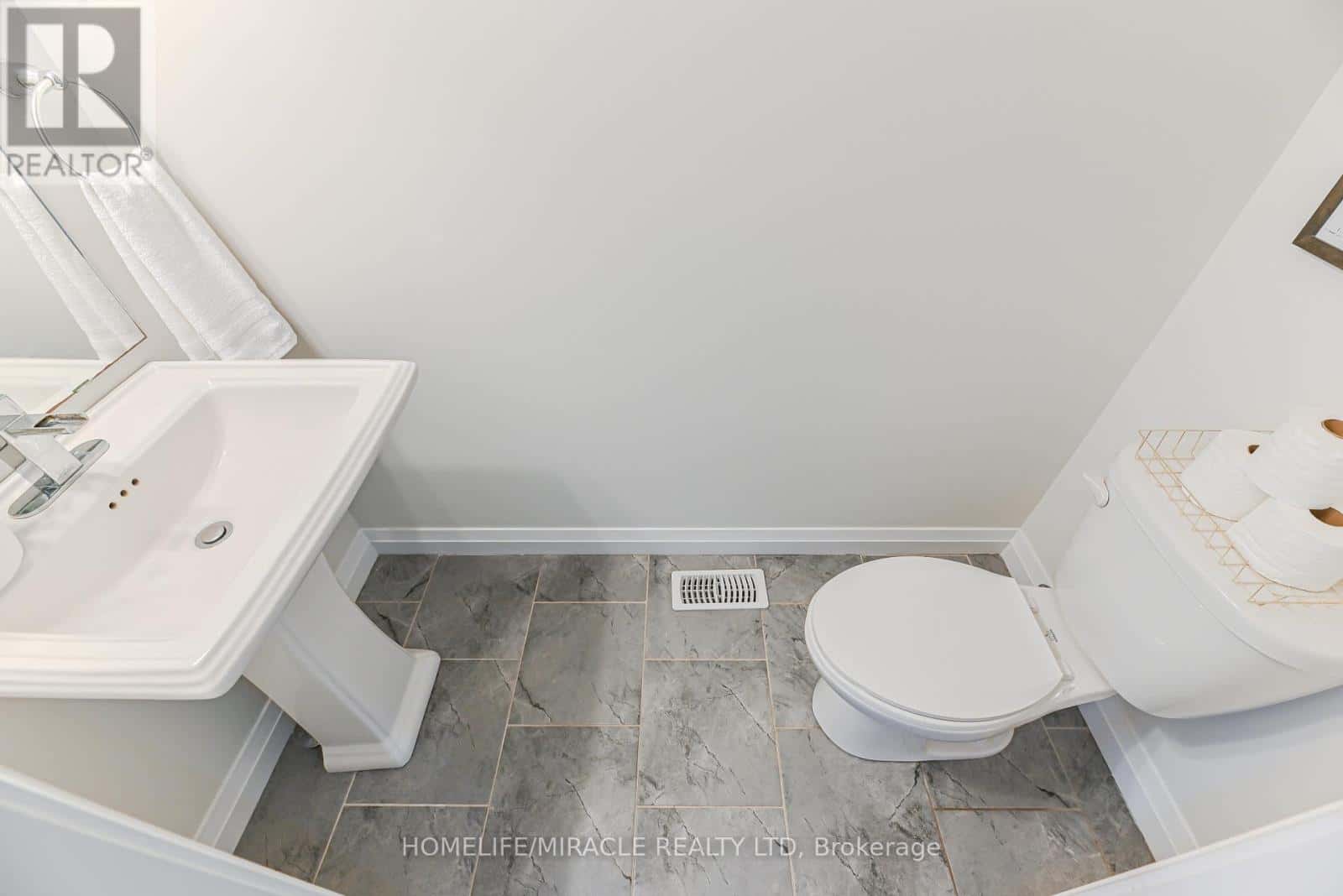 15 - 35 MIDHURST HEIGHTS — Hamilton (Stoney Creek), Ontario - Photo 5 of 50