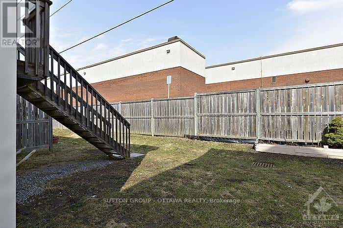 Ottawa — Ottawa - Photo 3 of 18