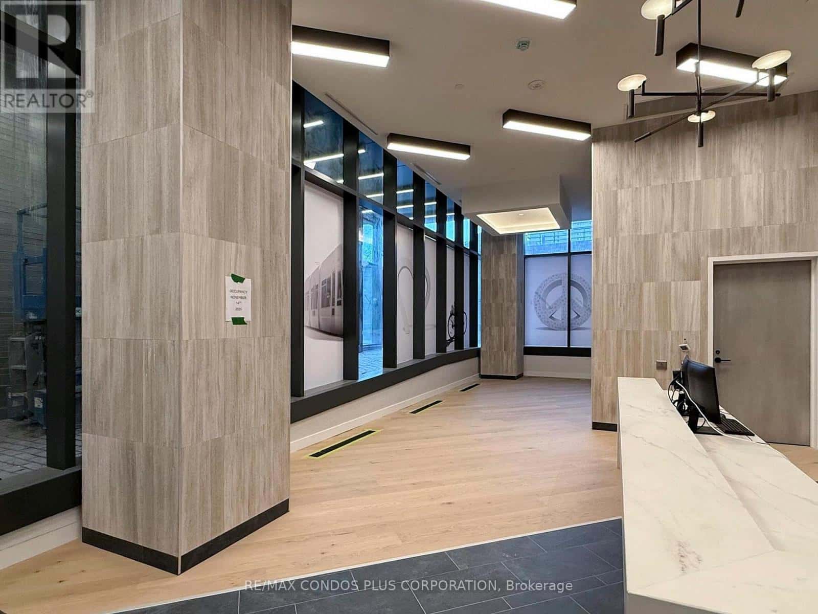 Toronto (Waterfront Communities) — Toronto (Waterfront Communities) - Photo 4 of 30