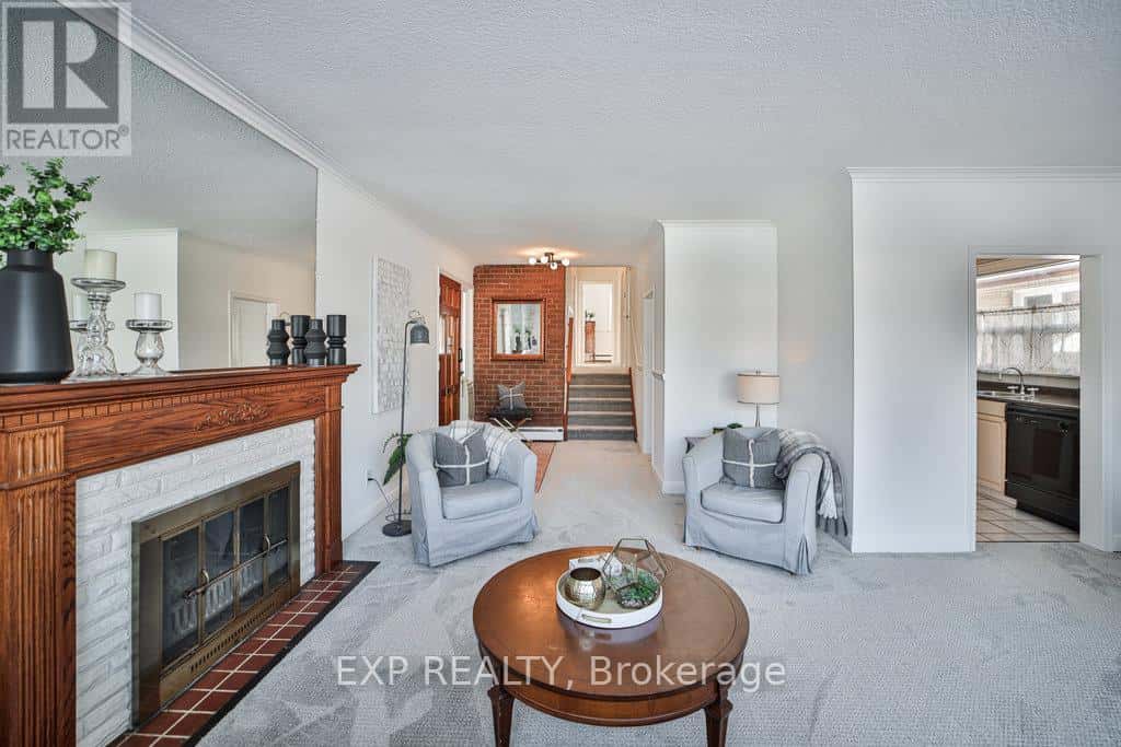 56 GAGE AVENUE — Toronto (Bendale), Ontario - Photo 4 of 35