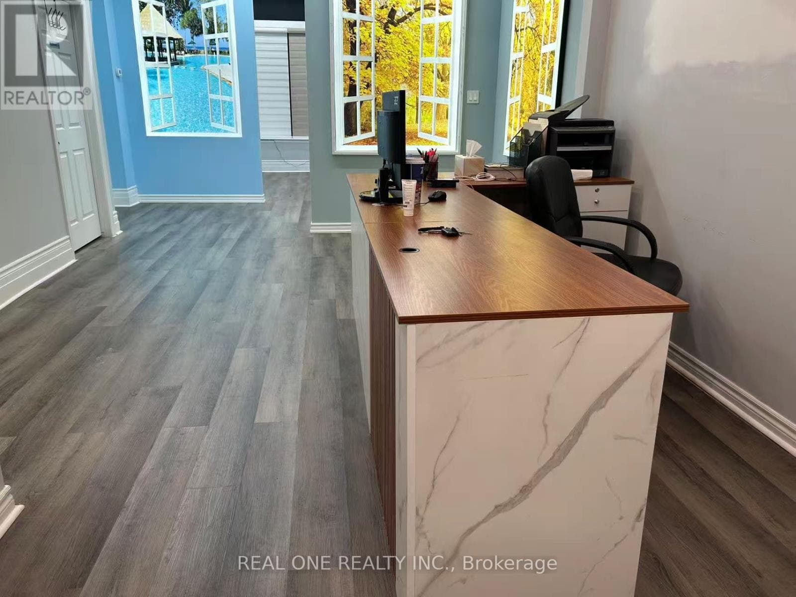 Oakville (QE Queen Elizabeth) — Oakville (QE Queen Elizabeth) - Main photo