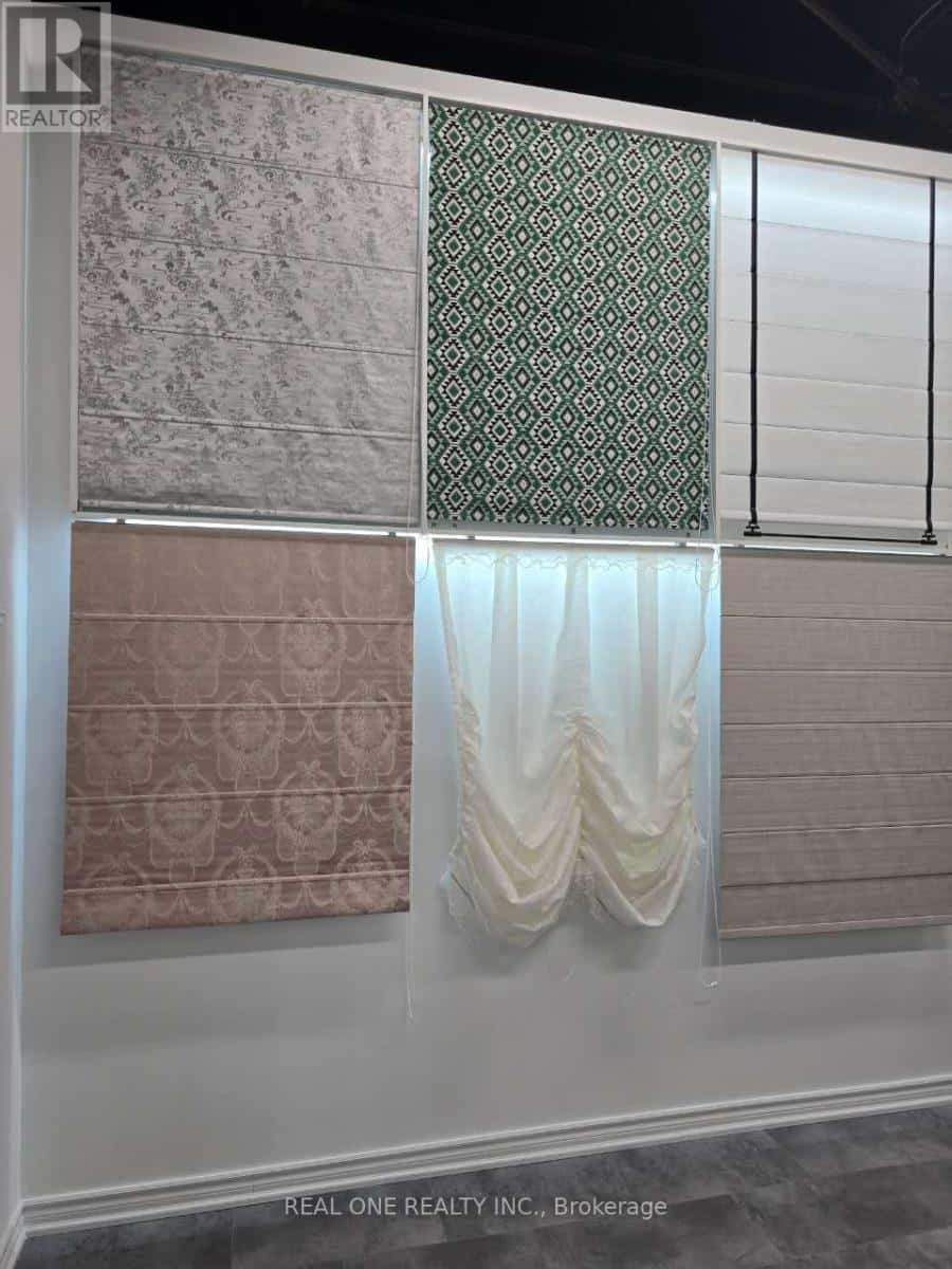 Oakville (QE Queen Elizabeth) — Oakville (QE Queen Elizabeth) - Photo 4 of 9