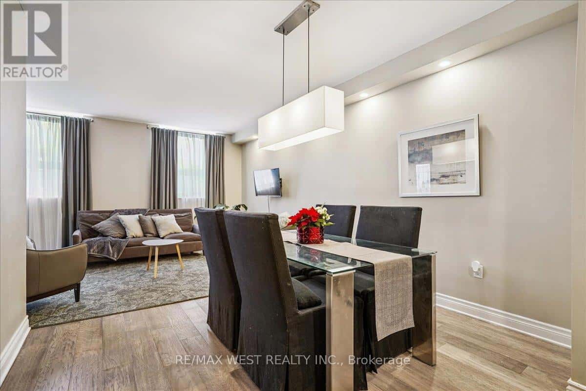 103 - 4 LISA STREET — Brampton (Queen Street Corridor), Ontario - Photo 3 of 10