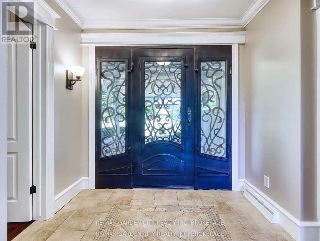 28 MARSDALE DRIVE — St. Catharines (Glendale/Glenridge), Ontario - Photo 4 of 46