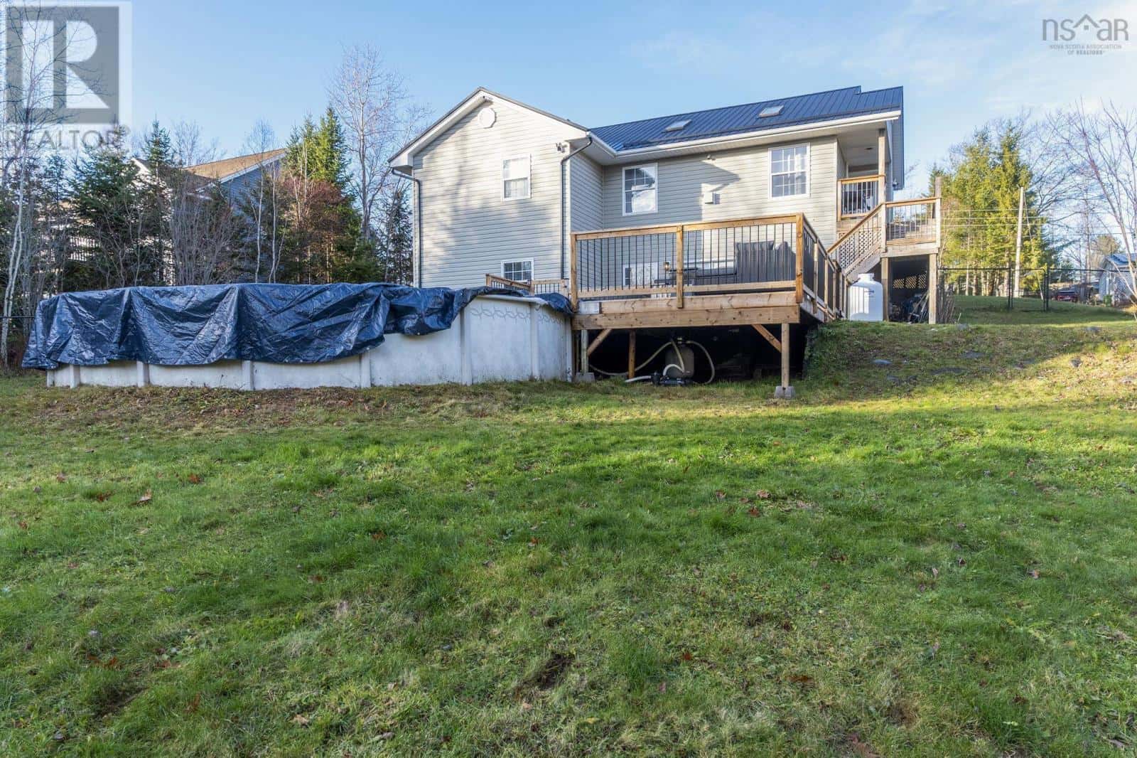 10 Hillside Crescent — Stewiacke, Nova Scotia - Photo 3 of 46