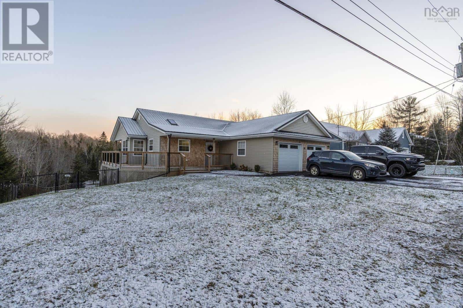 10 Hillside Crescent — Stewiacke, Nova Scotia - Photo 5 of 46