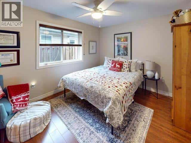 7365 GLACIER STREET — Powell River, British Columbia - Photo 5 of 35