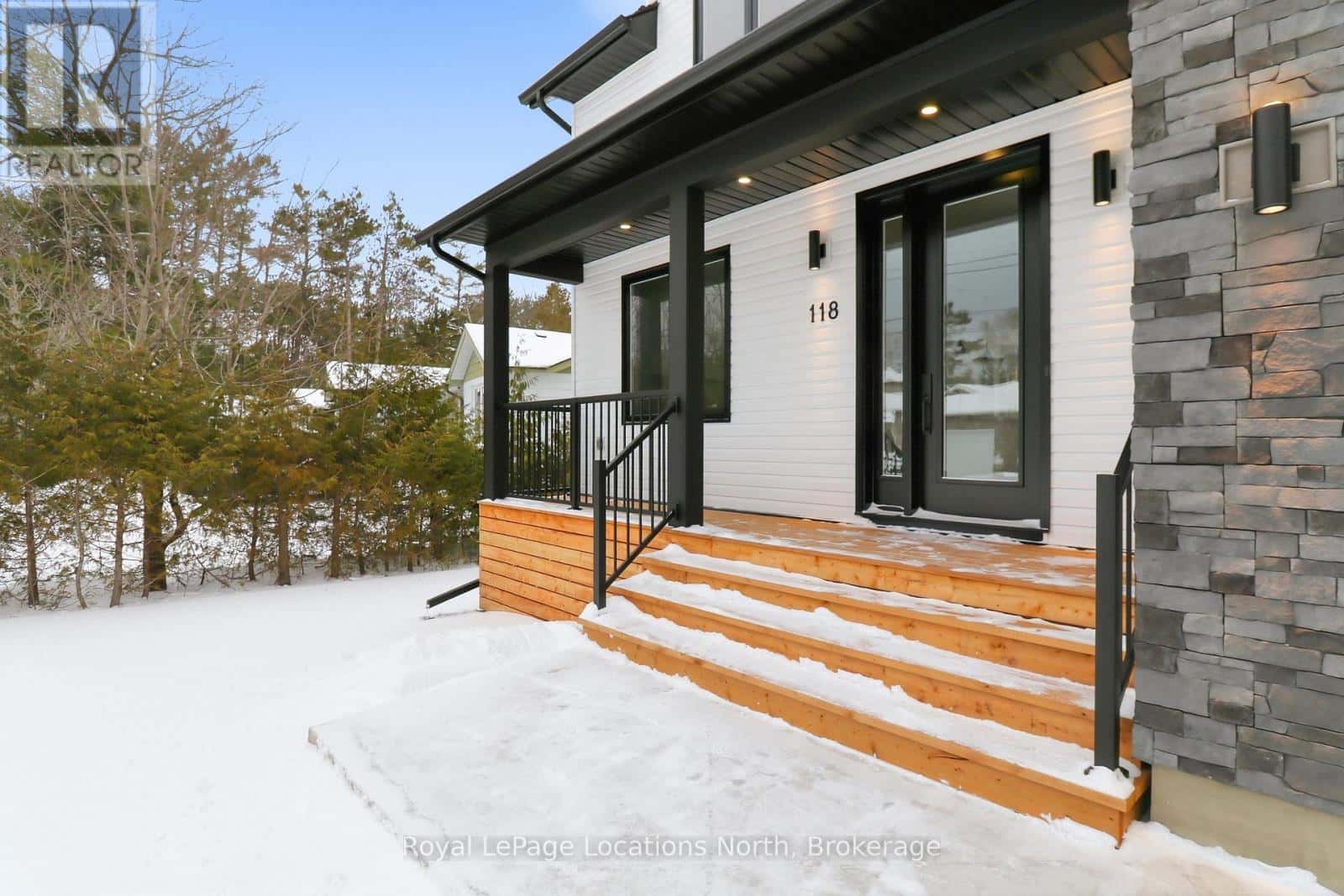 118 VALERIE CRESCENT — Wasaga Beach, Ontario - Photo 2 of 50