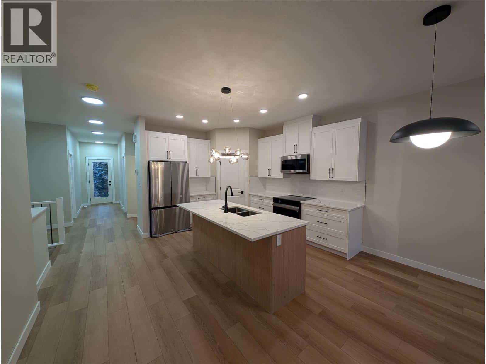 7114 Morgan Lane — Radium Hot Springs, British Columbia - Photo 5 of 41