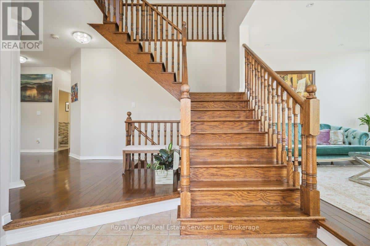 Burlington (Alton) — Burlington (Alton) - Photo 4 of 43