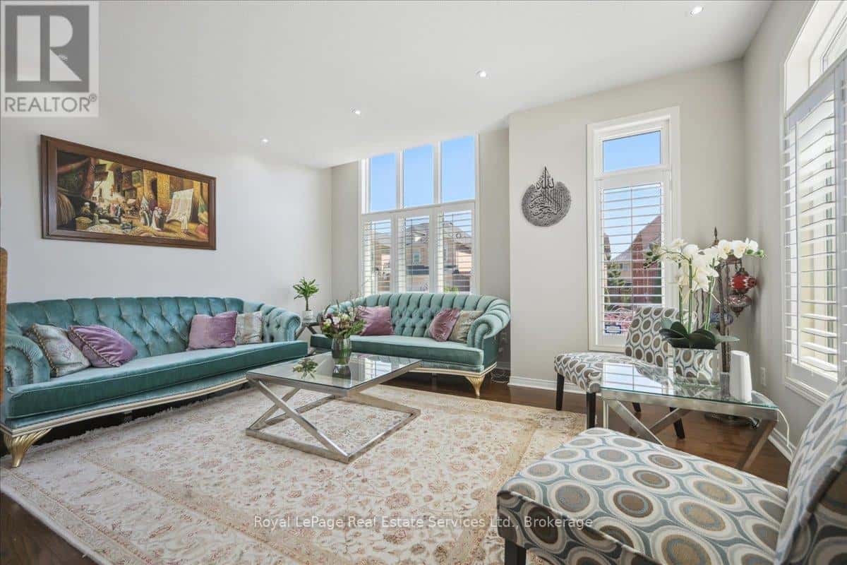 Burlington (Alton) — Burlington (Alton) - Photo 5 of 43