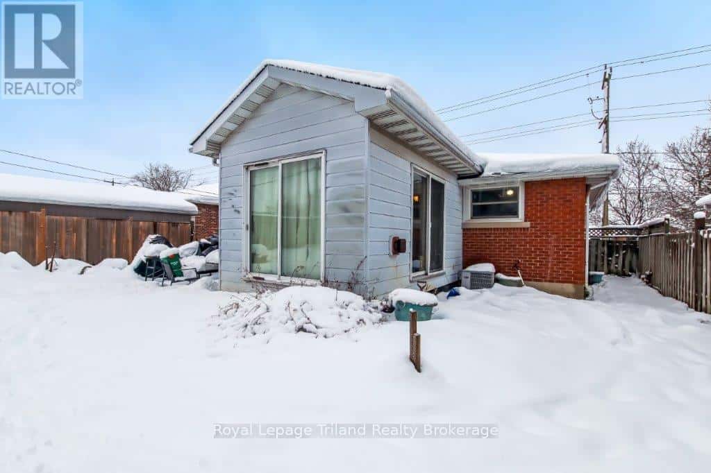 772 DEVONSHIRE AVENUE E — Woodstock (Woodstock - North), Ontario - Photo 2 of 21