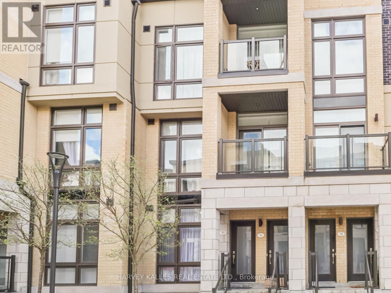 55 - 19 ELDORA AVENUE — Toronto (Newtonbrook West), Ontario - Main photo