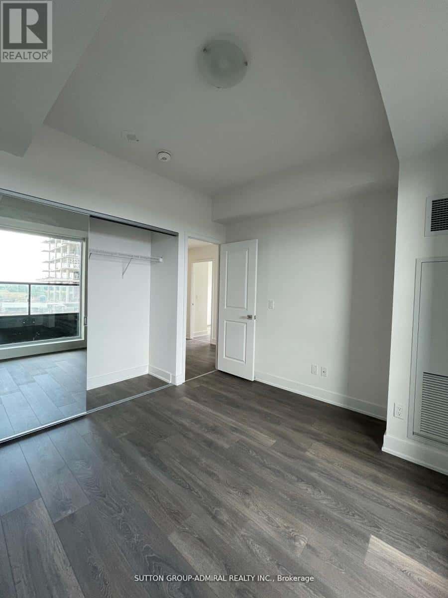 Oakville (RO River Oaks) — Oakville (RO River Oaks) - Photo 2 of 6