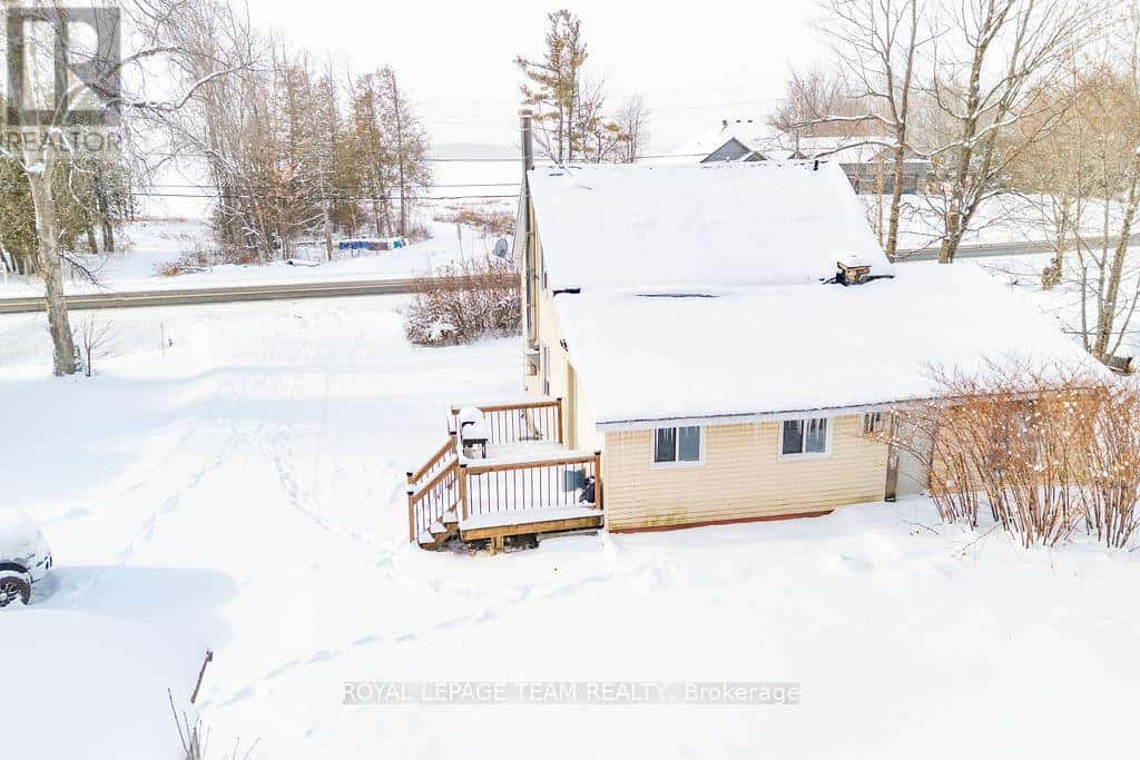 160 BURNSTOWN ROAD — McNab/Braeside, Ontario - Photo 2 of 37