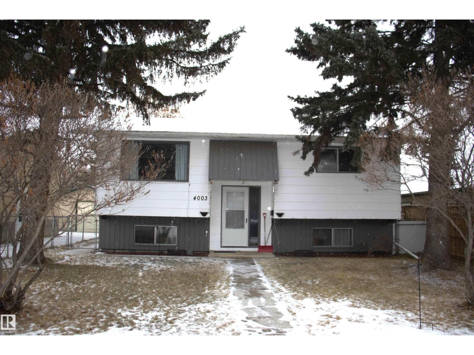 4003 53A ST — Wetaskiwin, Alberta - Main photo