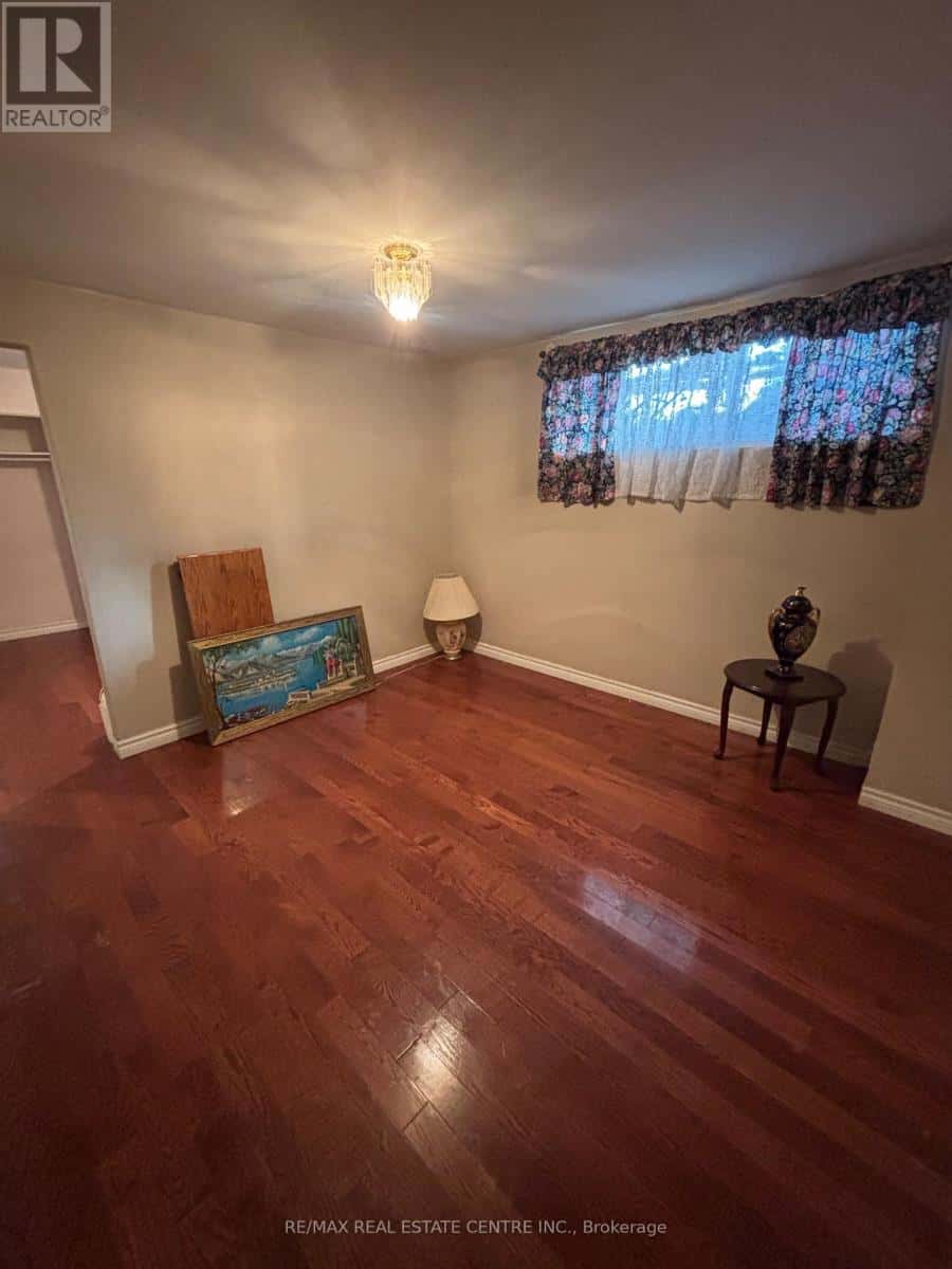 Brampton (Brampton East) — Brampton (Brampton East) - Photo 3 of 10