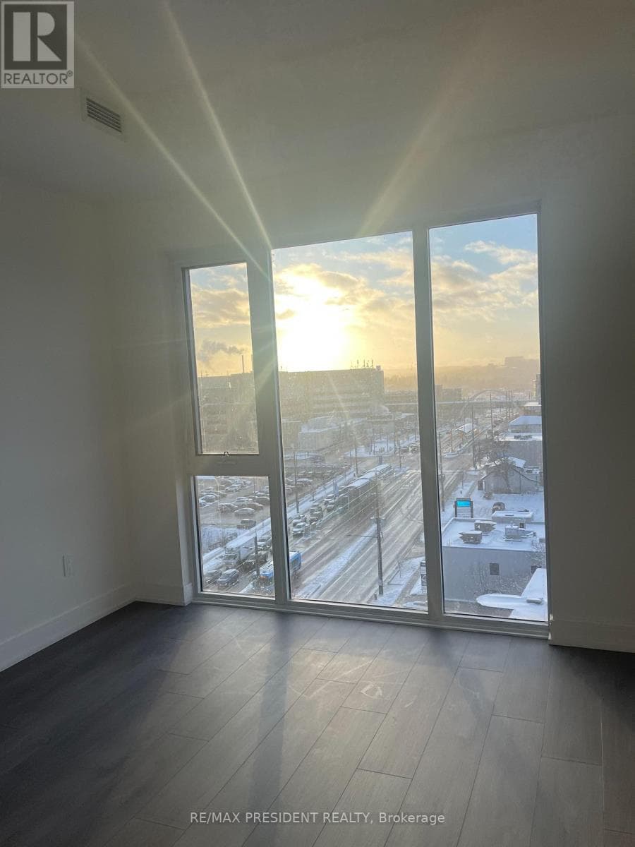 Newmarket (Huron Heights-Leslie Valley) — Newmarket (Huron Heights-Leslie Valley) - Main photo