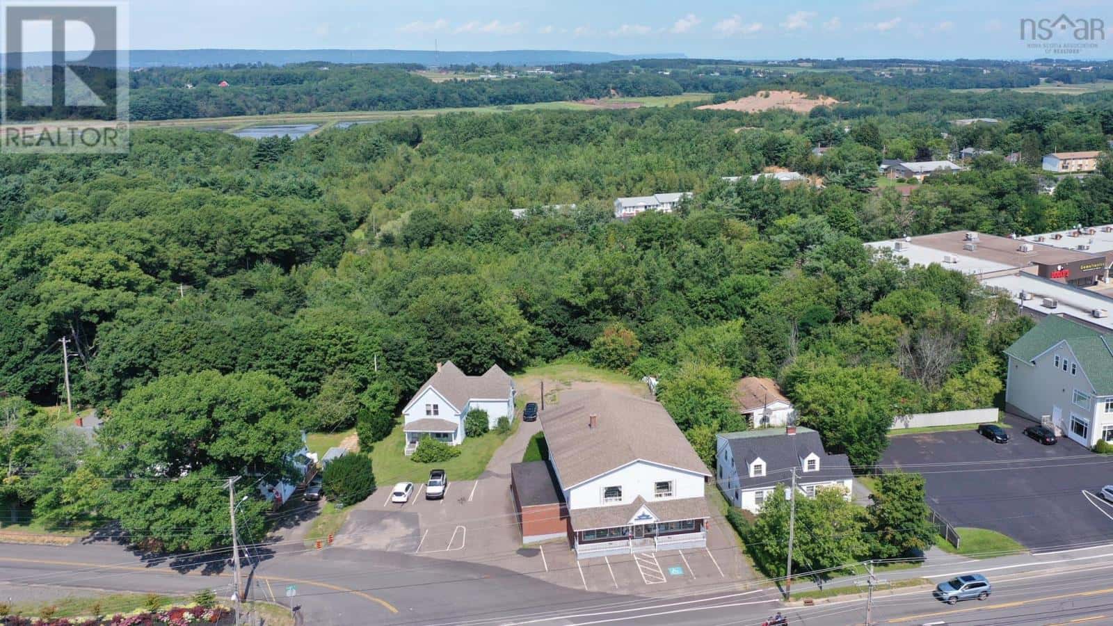 9027/9029 Commercial Street — New Minas, Nova Scotia - Photo 3 of 24