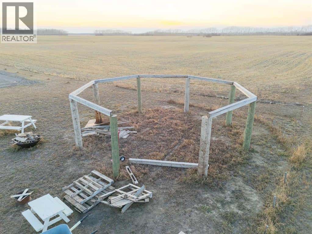 107336 Range Road 135 — Rural Mackenzie County, Alberta - Photo 5 of 40