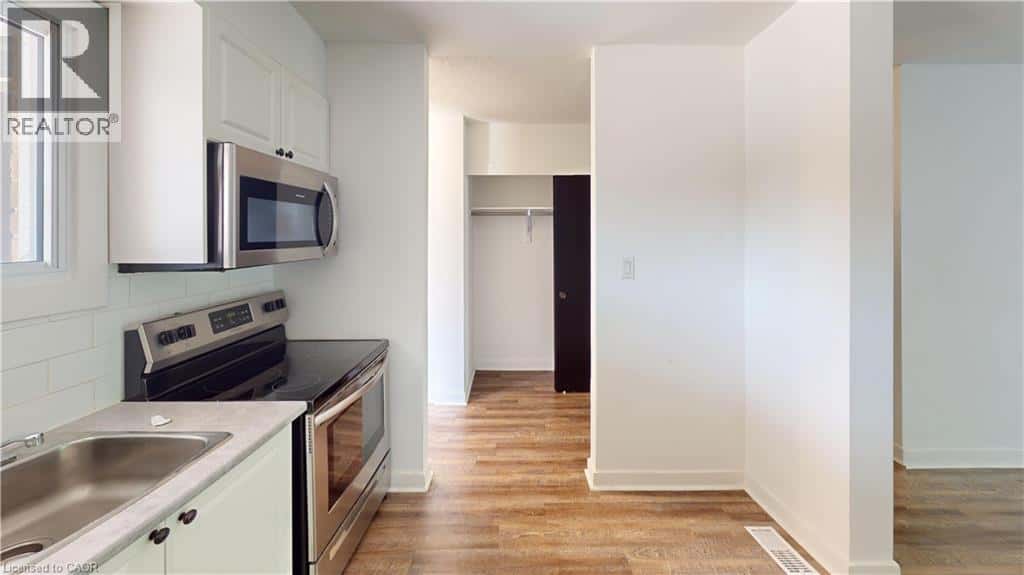 Kitchener — Kitchener - Photo 2 of 7