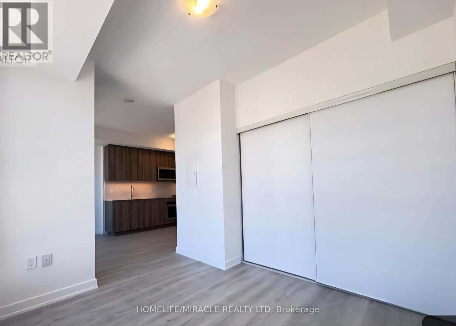 Toronto (Waterfront Communities) — Toronto (Waterfront Communities) - Photo 5 of 10