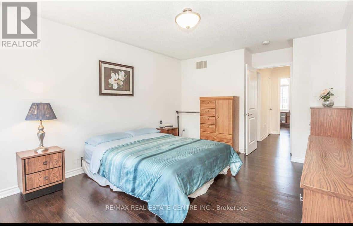 304 TRUDEAU DRIVE E — Milton (CL Clarke) - Photo 5 of 10