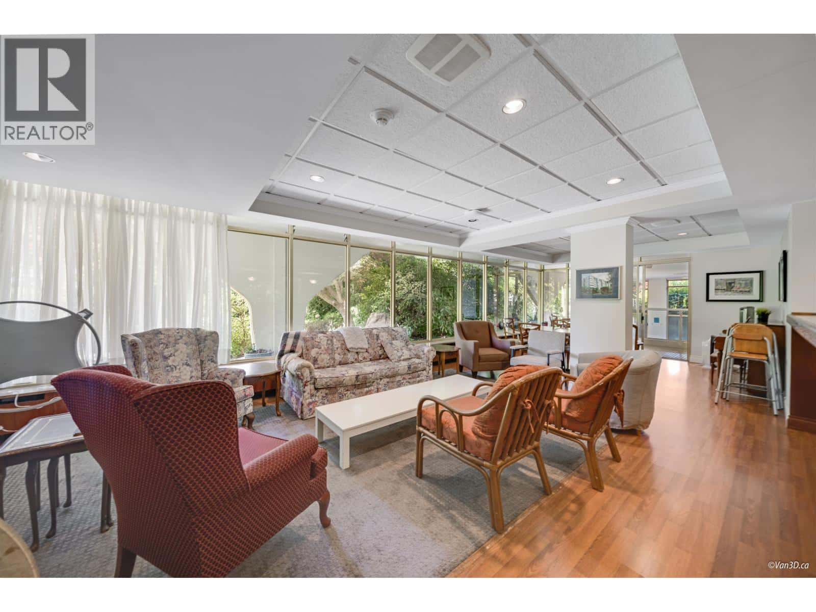 308 1425 ESQUIMALT AVENUE — West Vancouver, British Columbia - Photo 2 of 26