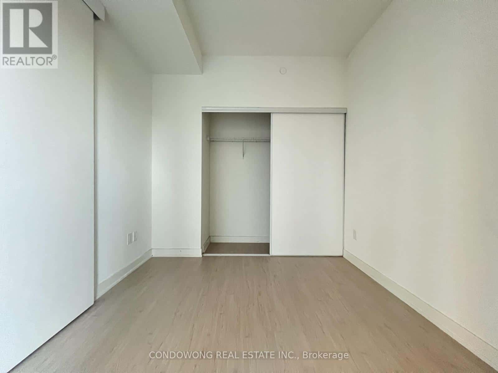 Toronto (Church-Yonge Corridor) — Toronto (Church-Yonge Corridor) - Photo 4 of 13