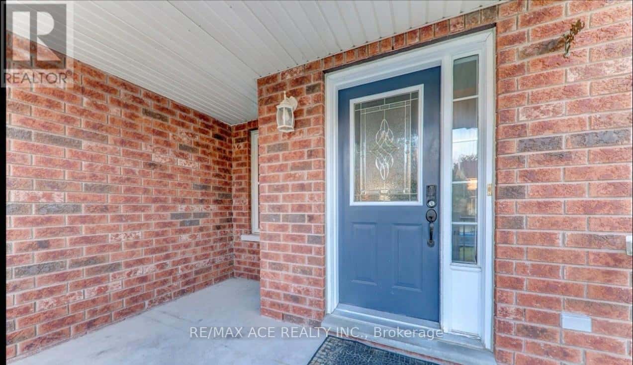 Whitby (Brooklin) — Whitby (Brooklin) - Photo 5 of 29