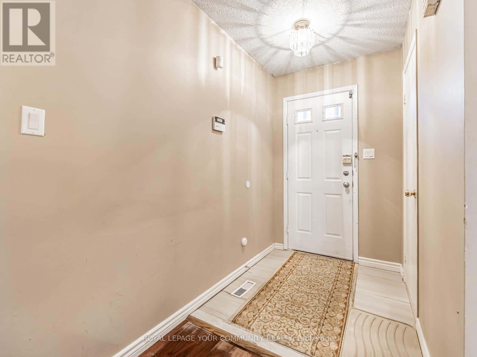 Brampton (Heart Lake West) — Brampton (Heart Lake West) - Photo 4 of 31