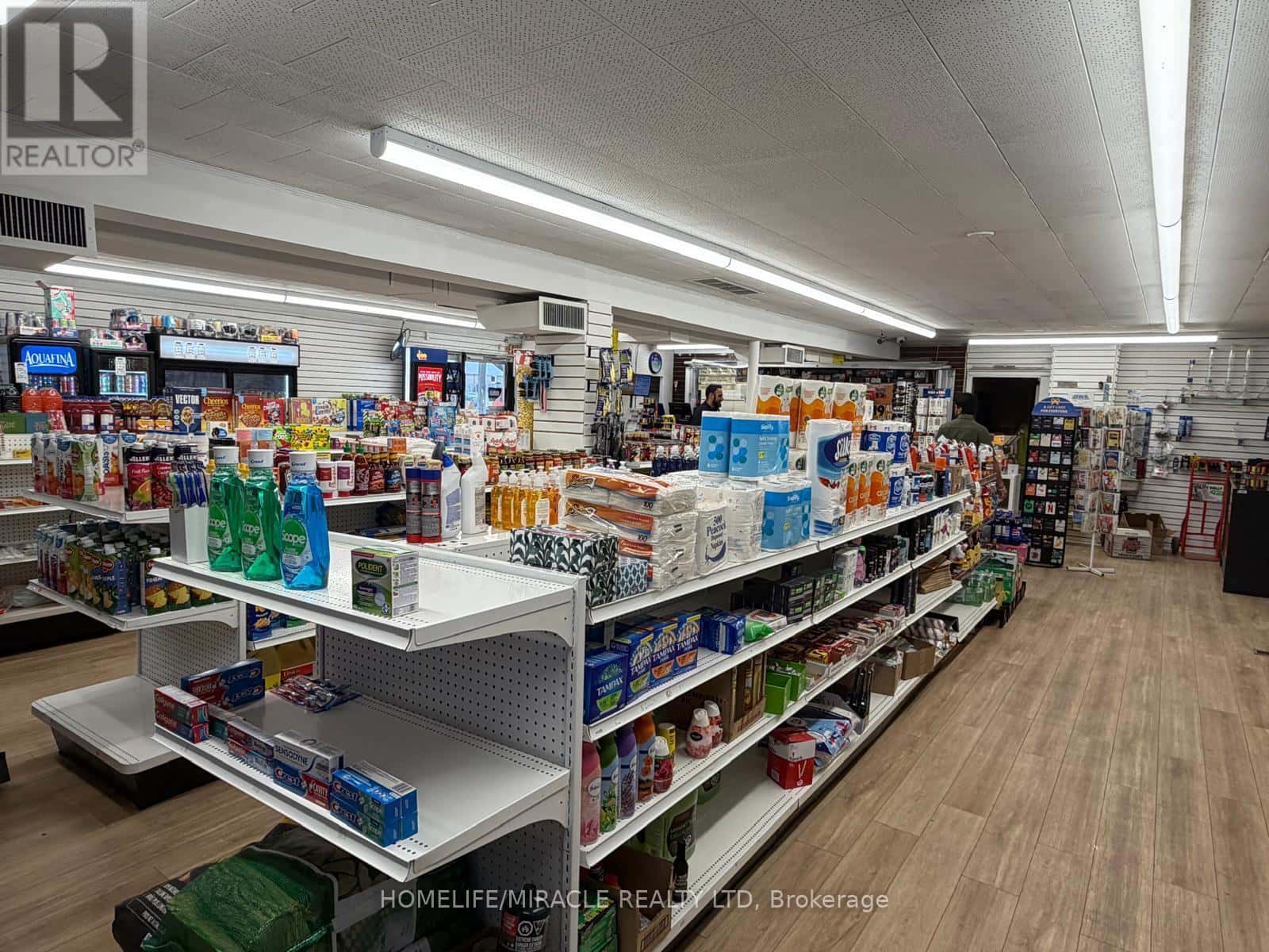 Kitchener — Kitchener - Photo 4 of 18